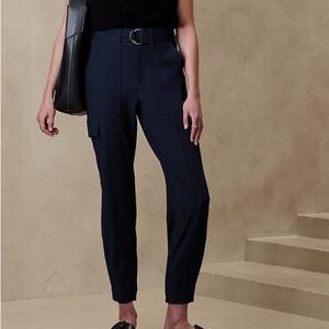 Banana Republic SLIM REFINED STRETCH CARGO PANT